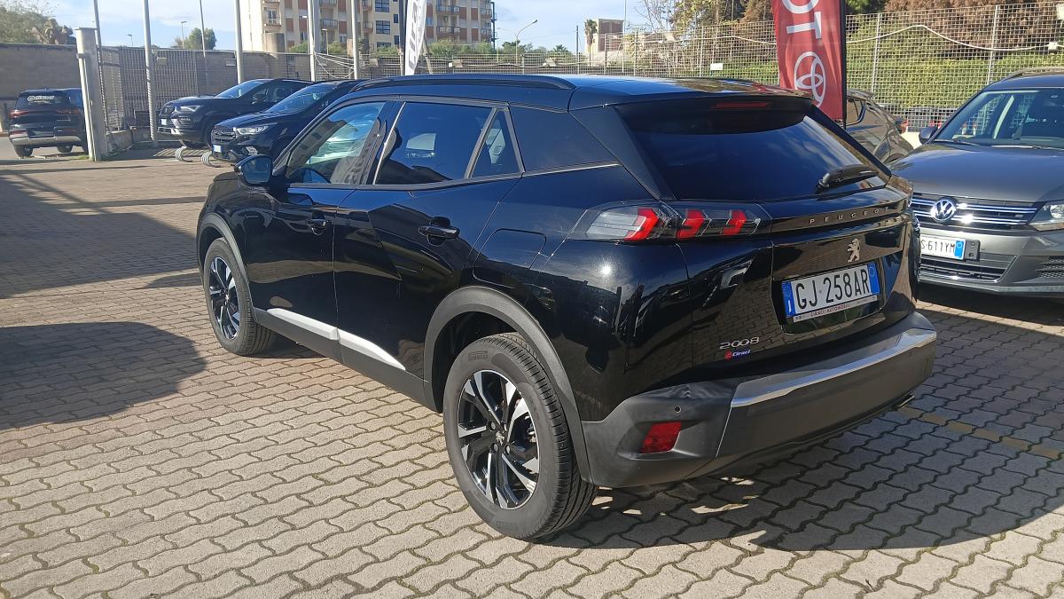 Peugeot 2008 1.5 BlueHDi 110 Allure 5 Porte